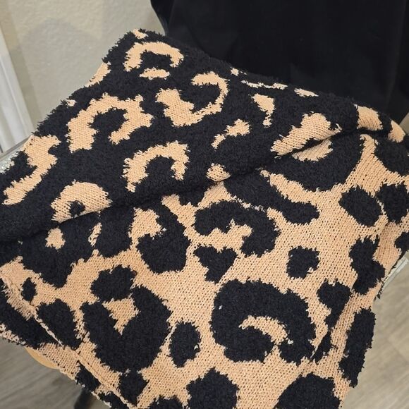 Cupcakes & Cashmere Reversible Leopard Print Baby Blanket - Picture 6 of 6